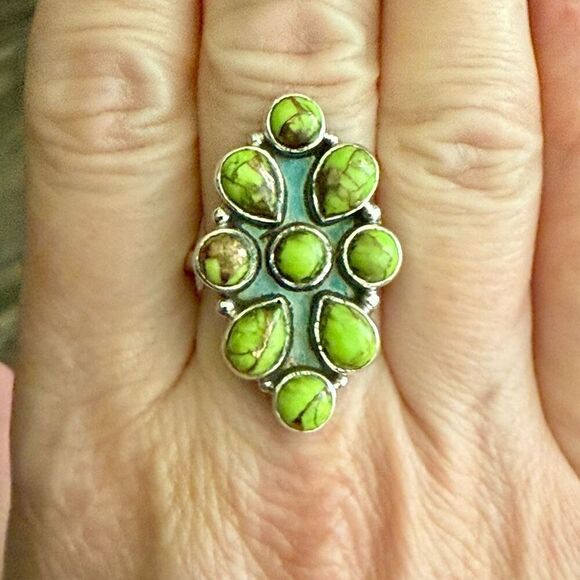 Unique Green Apple Turquoise Cluster Stone Ring Southwestern Size 8 New - Picture 5 of 6